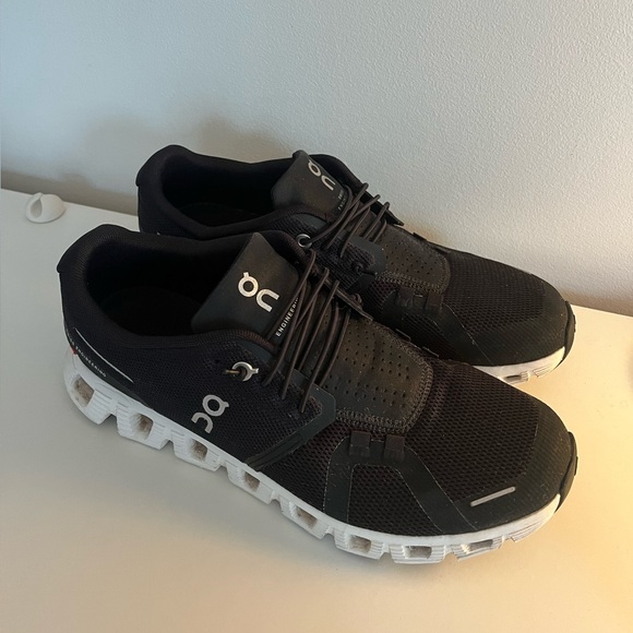 OnCloud 5, W8.5 Black - Picture 1 of 2